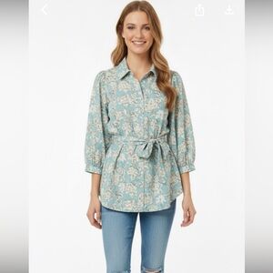 Holly Shae floral tunic top size medium